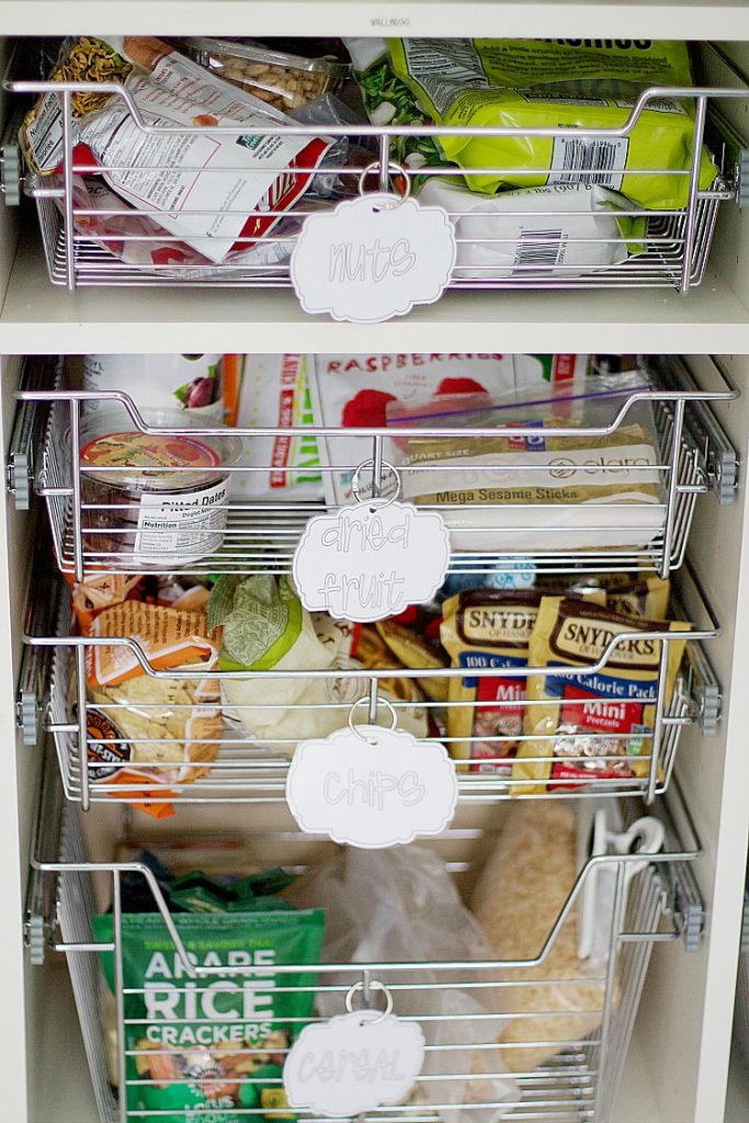 Need help getting organized? Try these tips for how to get yourself organized for the new year from productivity specialists! #organized #newyear