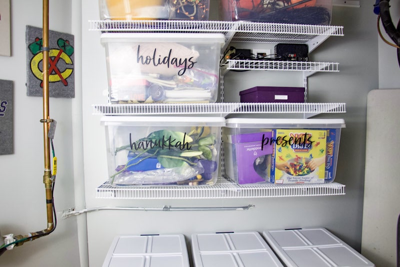 Learn tips for professoinal organizer on how to store holiday decorations using the KonMarie Method. Find what really sparks joy with your decor. #holidaydecor #storage