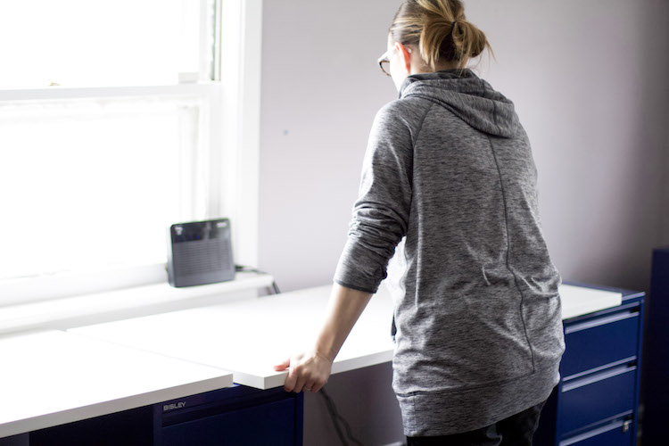 Jessica Litman, The Organized Mama, placing making a desk. 