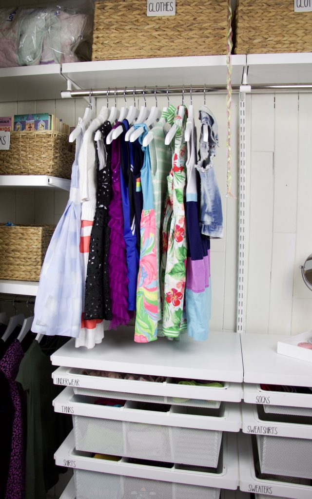 closet with hangers