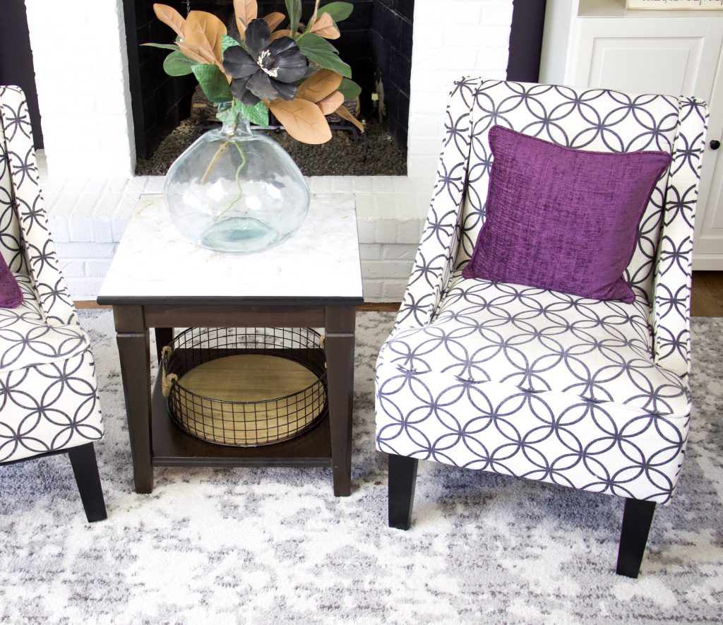close up easy liner marble top on end table