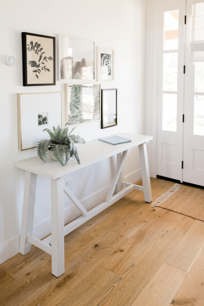 office space minimal decor