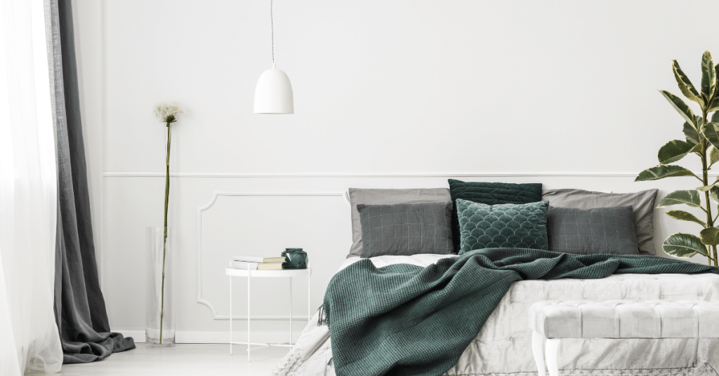 keeping bedroom organized